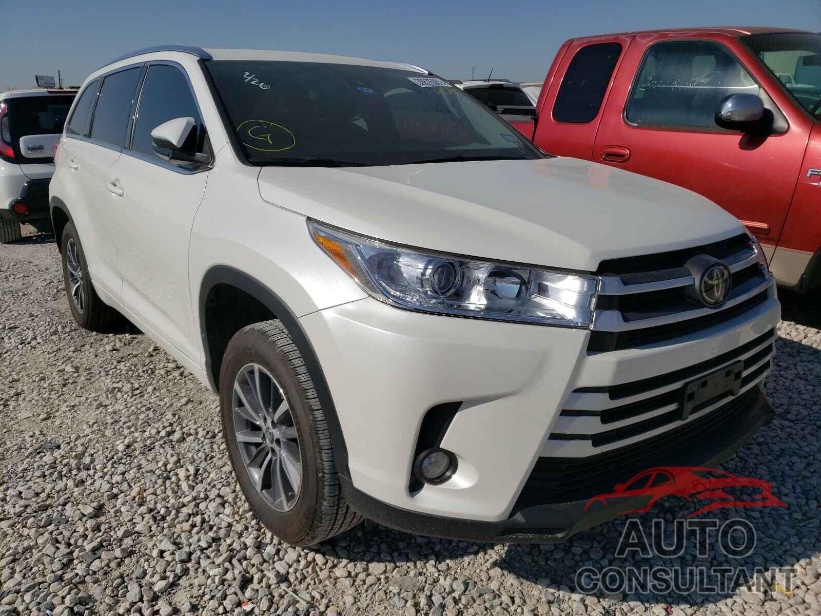 TOYOTA HIGHLANDER 2018 - 5TDKZRFH5JS543200