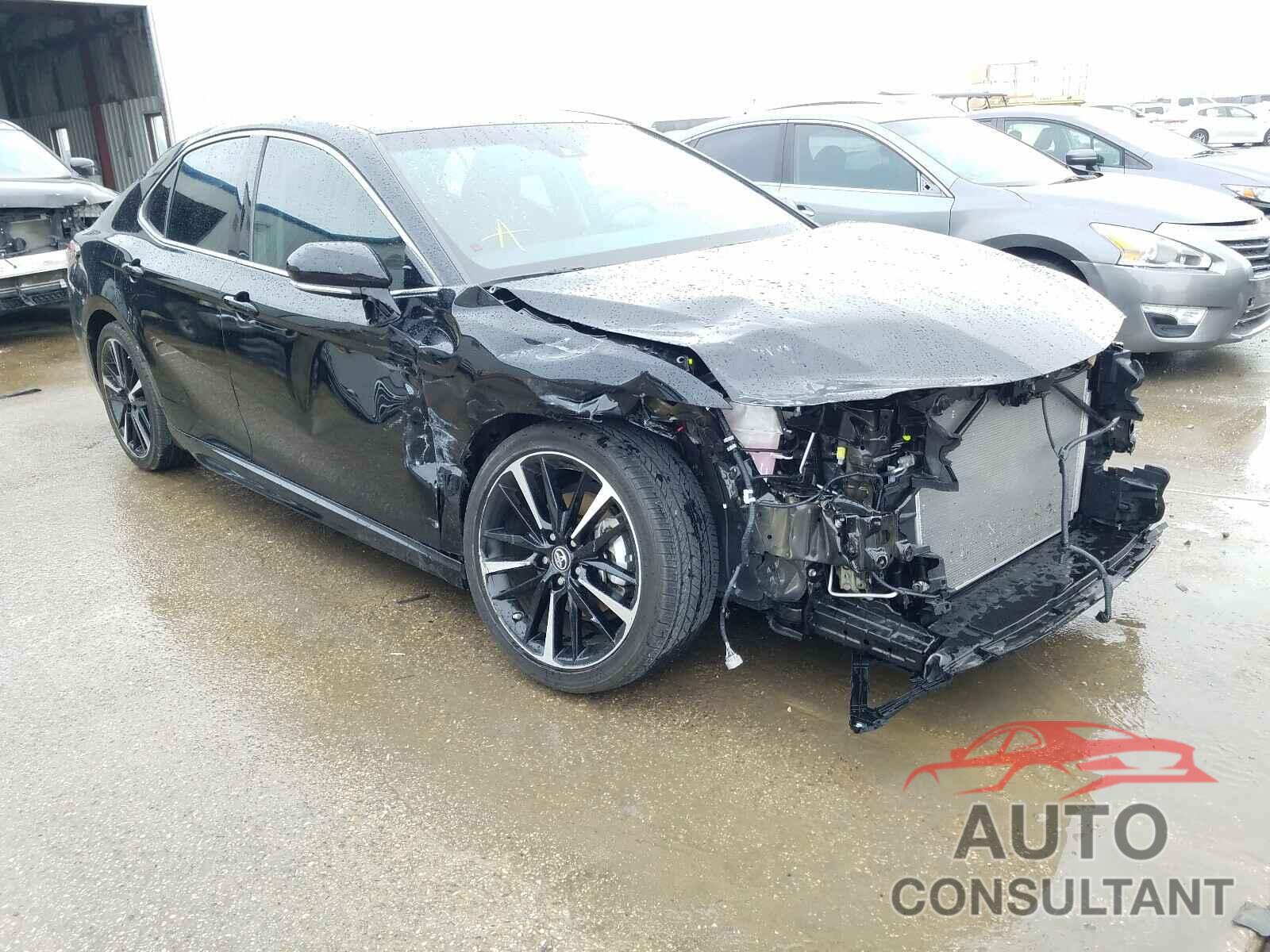 TOYOTA CAMRY 2018 - 4T1B61HK2JU082175