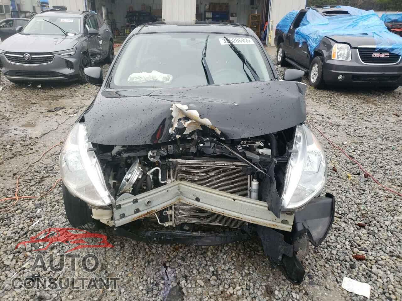 NISSAN VERSA 2017 - 3N1CN7AP2HL833996