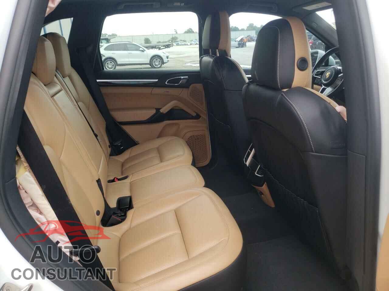 PORSCHE CAYENNE 2016 - WP1AA2A22GKA11107