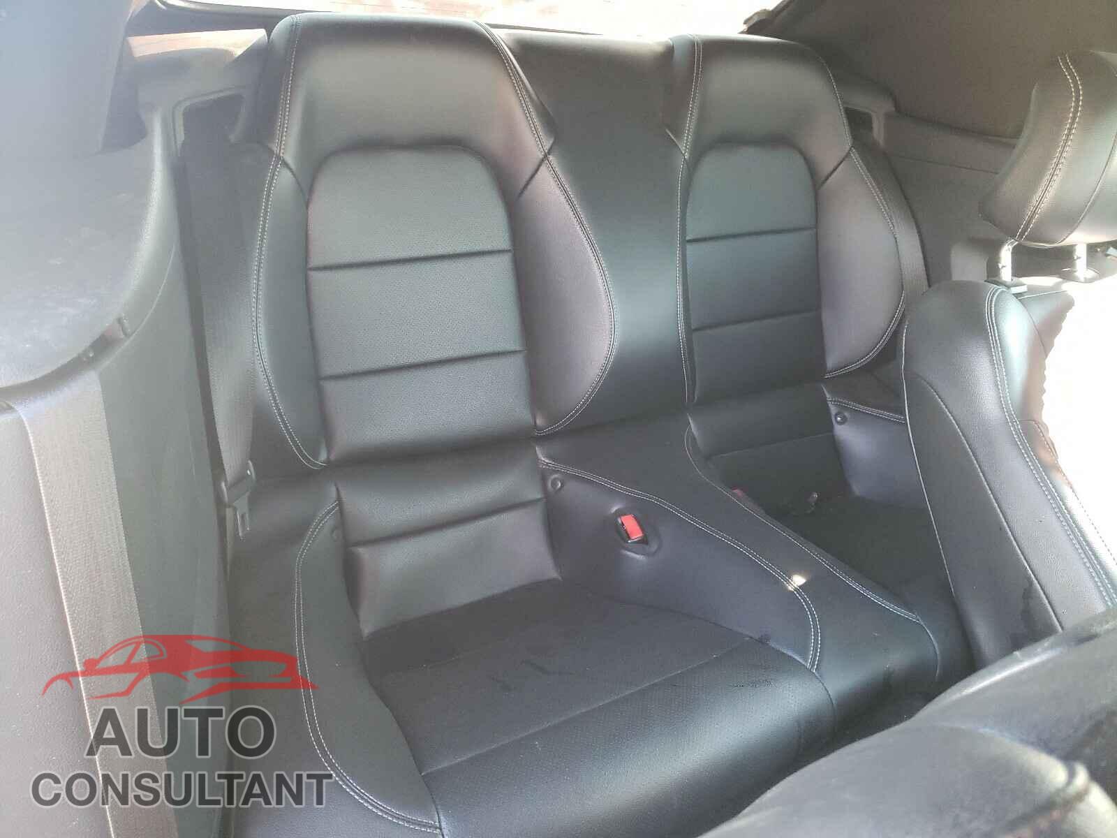 FORD MUSTANG 2016 - 1FATP8UH3G5222493