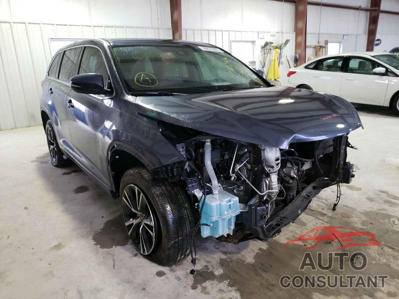 TOYOTA HIGHLANDER 2018 - 5TDZARFH8JS041044