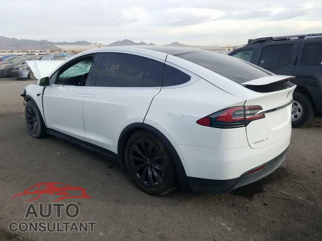 TESLA MODEL X 2018 - 5YJXCAE25JF090464