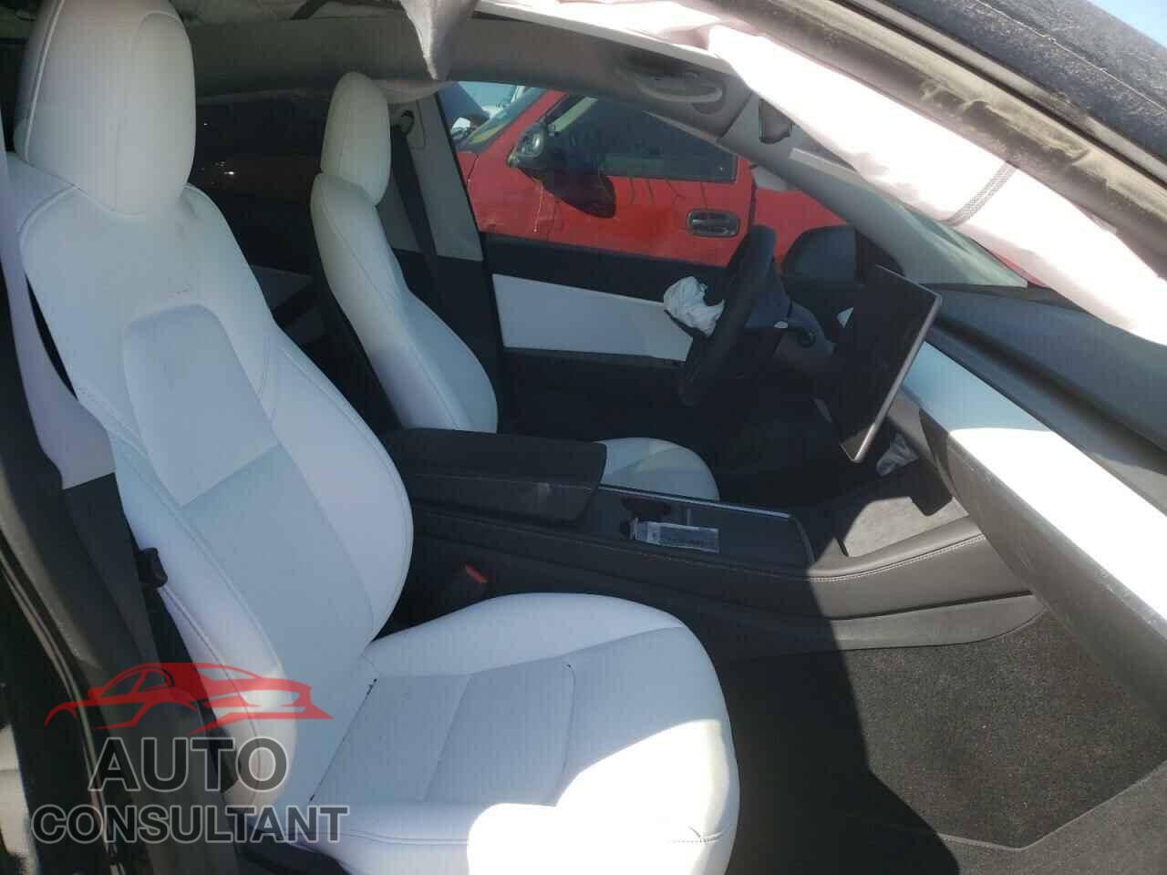 TESLA MODEL Y 2021 - 5YJYGDEF4MF209476