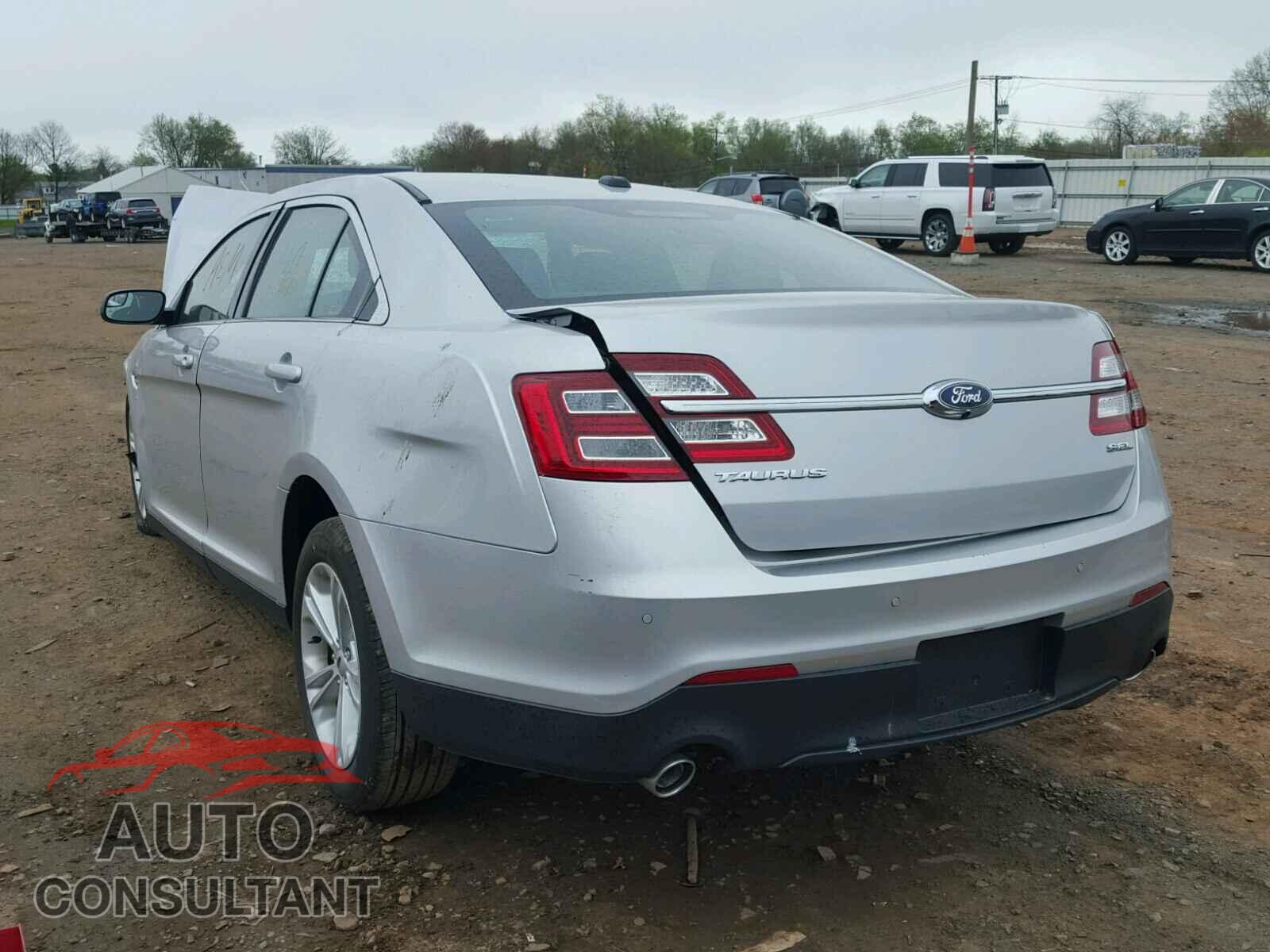 FORD TAURUS 2017 - 1FAHP2E82HG119413