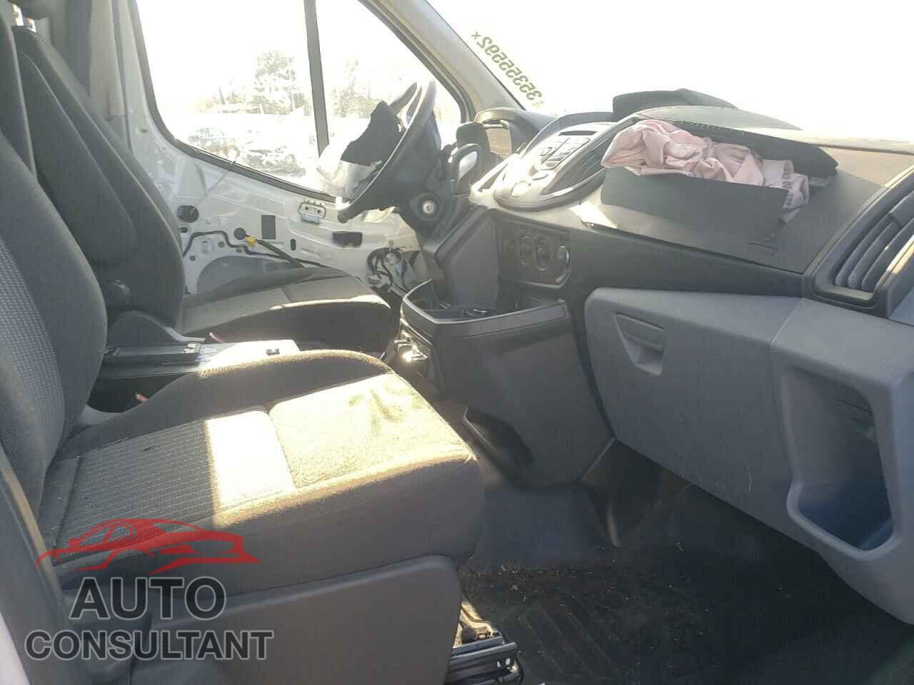 FORD TRANSIT CO 2017 - 1FTYR1YM7HKB22831