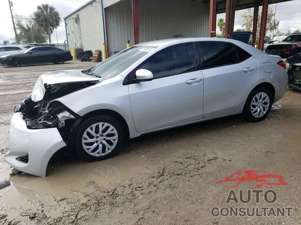 TOYOTA COROLLA 2018 - 5YFBURHE0JP814240
