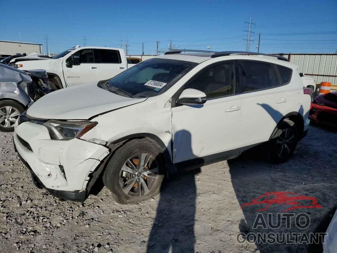 TOYOTA RAV4 2017 - JTMWFREV9HD104444