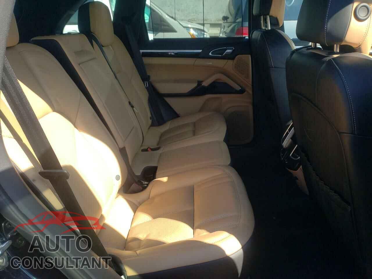 PORSCHE CAYENNE 2016 - WP1AB2A21GLA93693