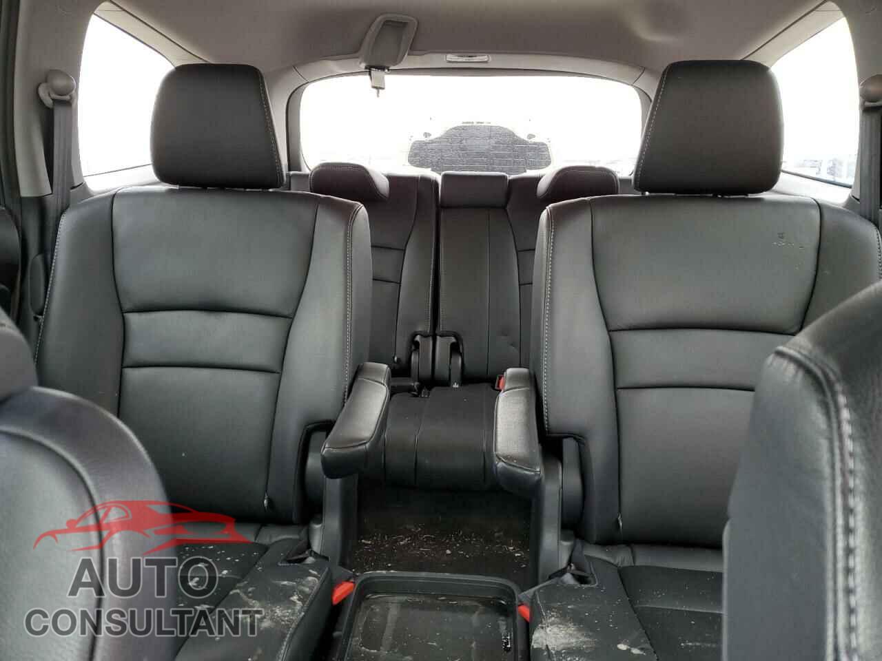 HONDA PILOT 2019 - 5FNYF6H64KB099228