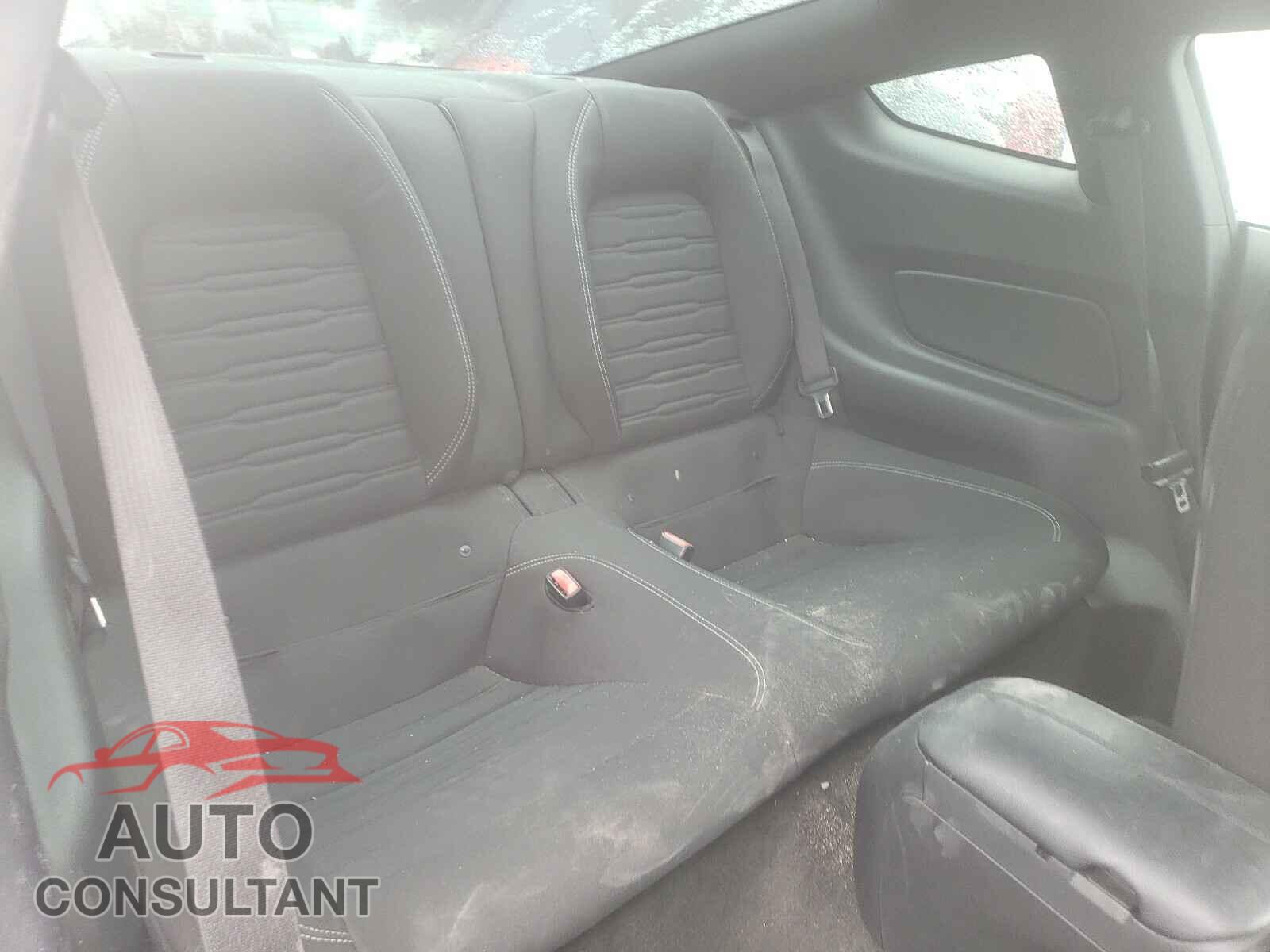 FORD MUSTANG 2017 - 1FA6P8TH8H5256588