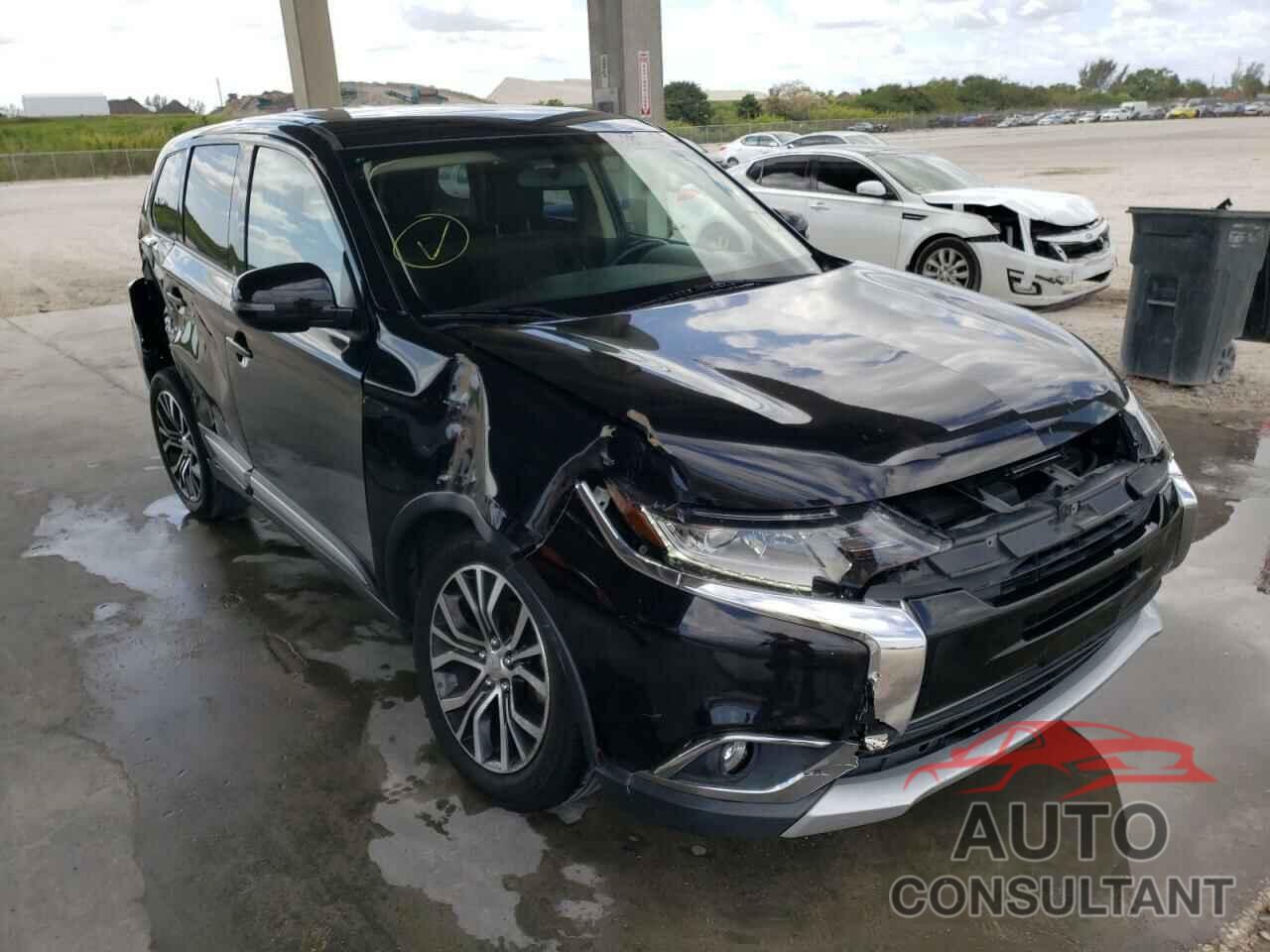 MITSUBISHI OUTLANDER 2018 - JA4AD3A37JJ001283
