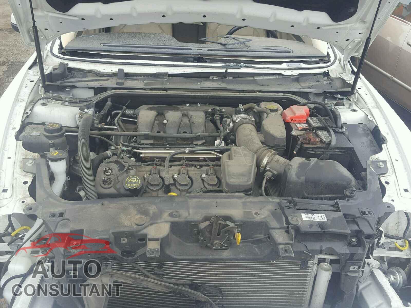 FORD TAURUS 2015 - 1FAHP2E85FG137613