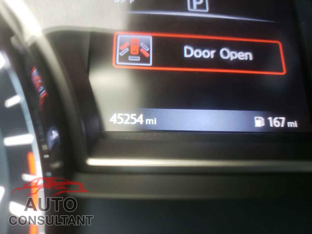 NISSAN PATHFINDER 2017 - 5N1DR2MN4HC606254