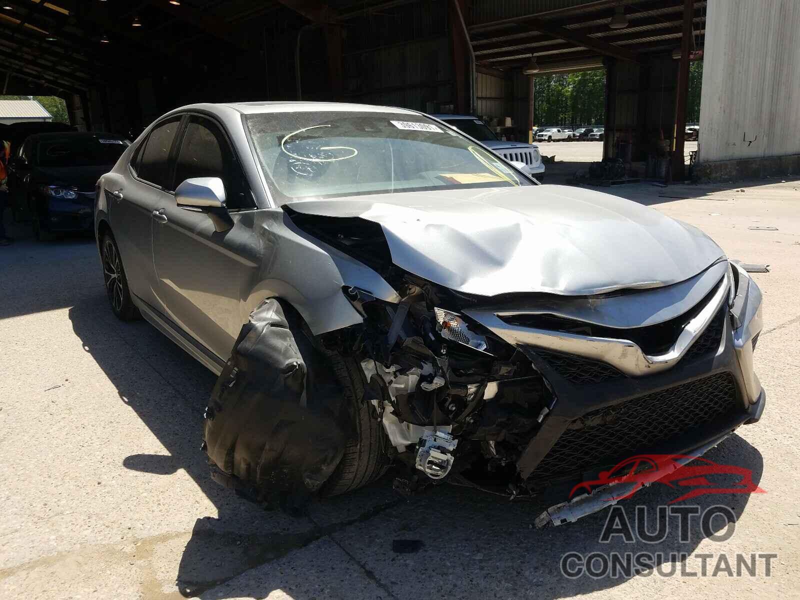 TOYOTA CAMRY 2018 - 4T1B11HK9JU069650