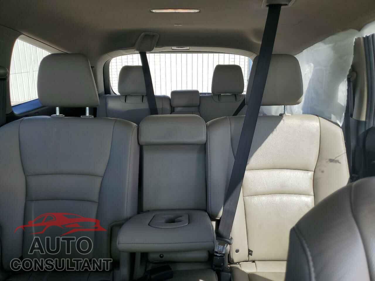 HONDA PILOT 2017 - 5FNYF5H54HB024748