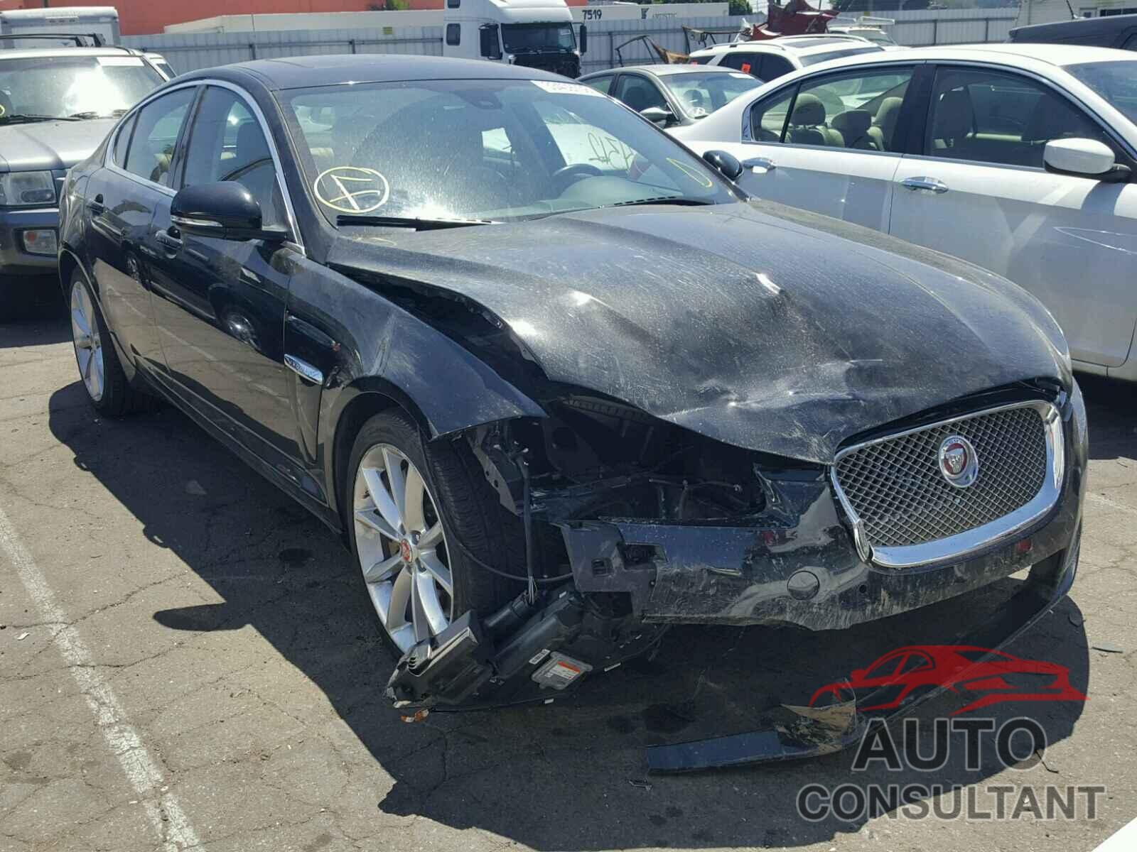 JAGUAR XF 2015 - SAJWA0F78F8U53760