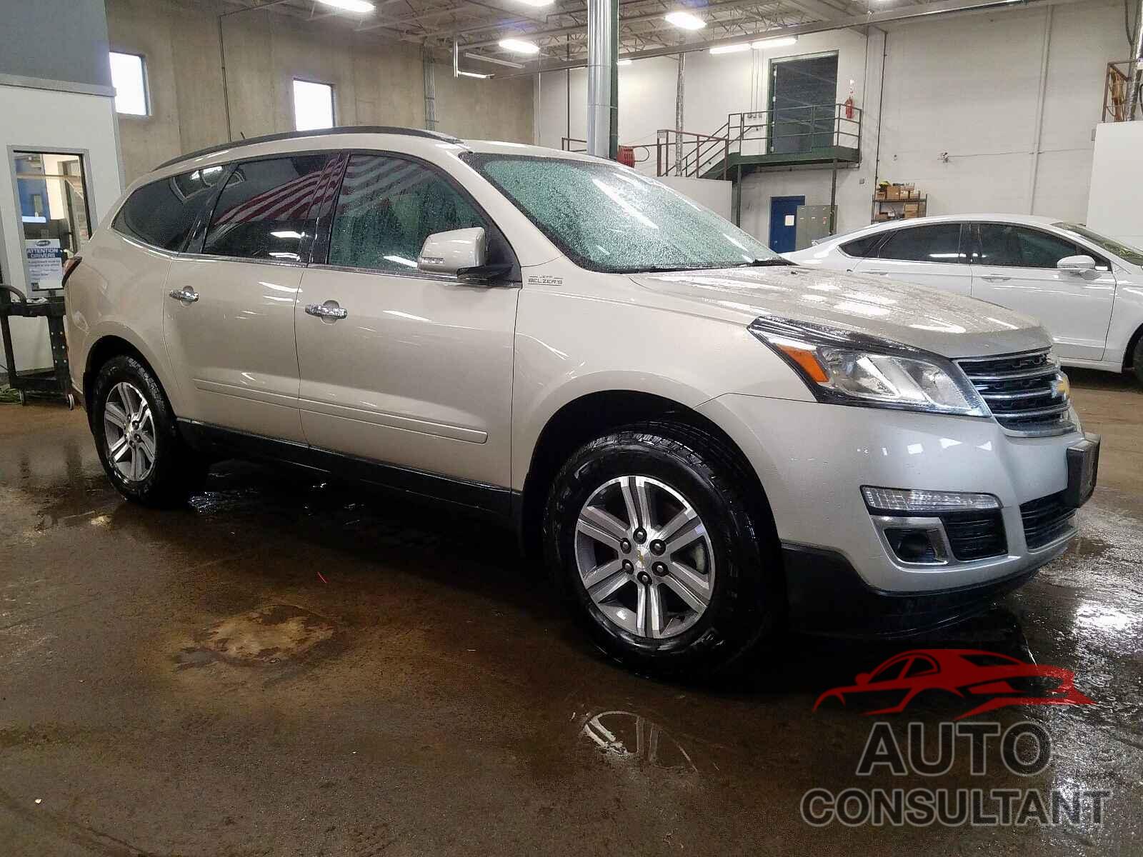 CHEVROLET TRAVERSE 2015 - 5YFBURHE4HP641901