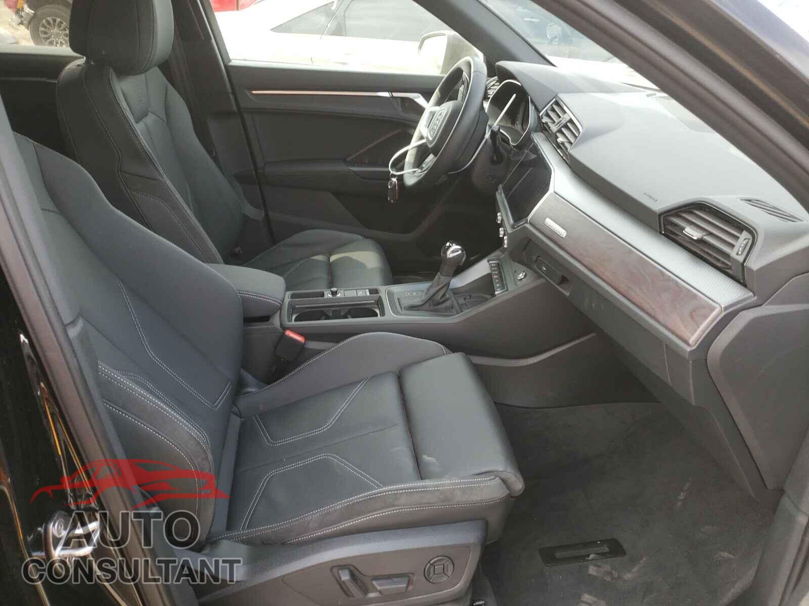 AUDI Q3 2021 - WA1EECF34M1011670