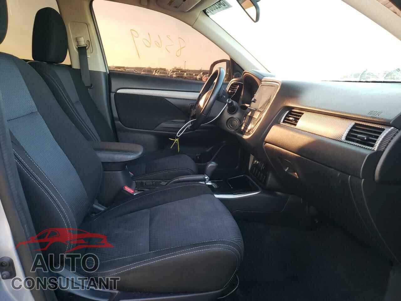 MITSUBISHI OUTLANDER 2017 - JA4AD3A39HZ044079