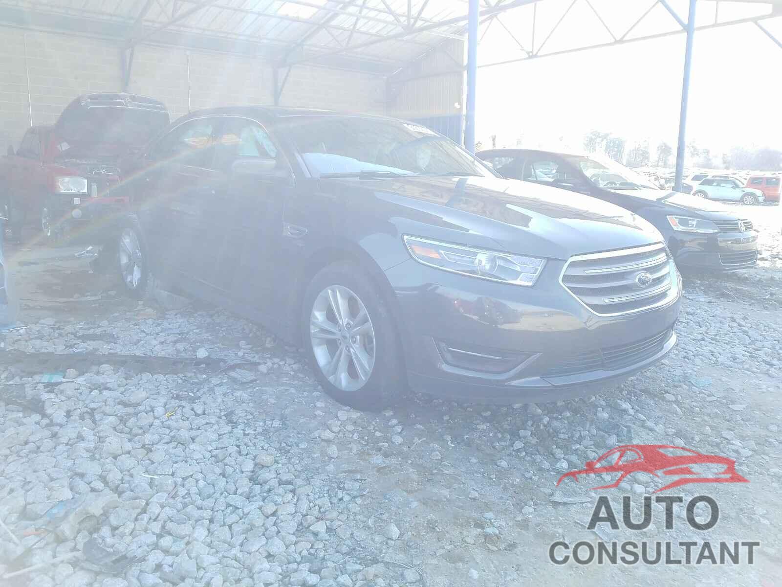 FORD TAURUS 2018 - 1FAHP2E82JG142051