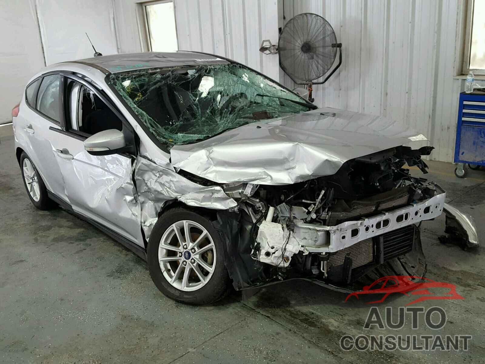 FORD FOCUS 2015 - 1FADP3K22FL282152