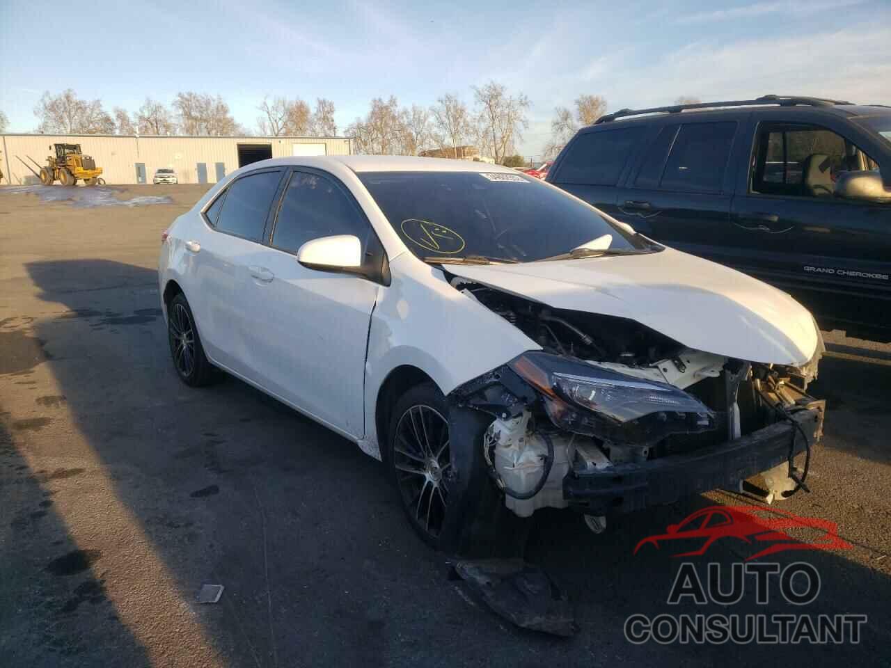 TOYOTA COROLLA 2018 - 5YFBURHE9JP772814
