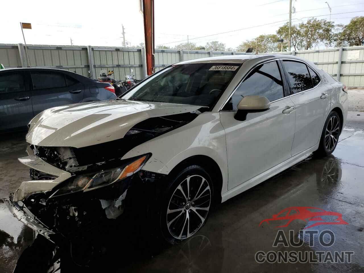 TOYOTA CAMRY 2018 - 4T1B11HK7JU114620