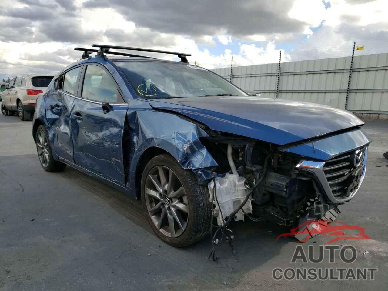 MAZDA 3 2018 - 3MZBN1L34JM165793