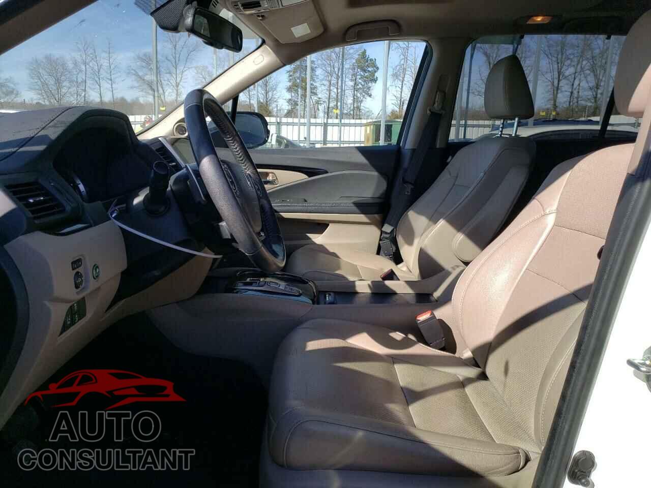 HONDA PILOT 2017 - 5FNYF6H09HB061658