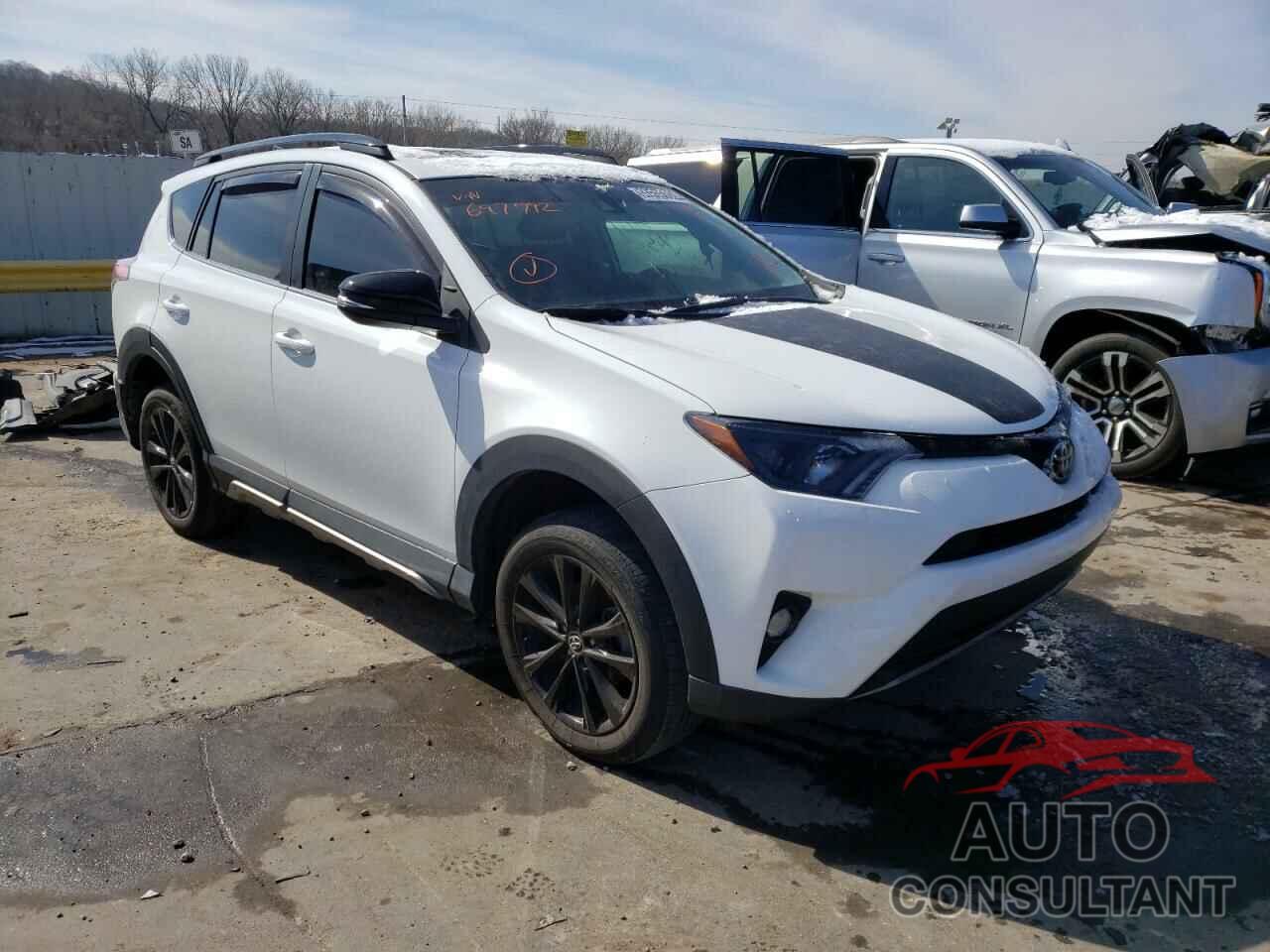 TOYOTA RAV4 2018 - 2T3RFREV7JW697792