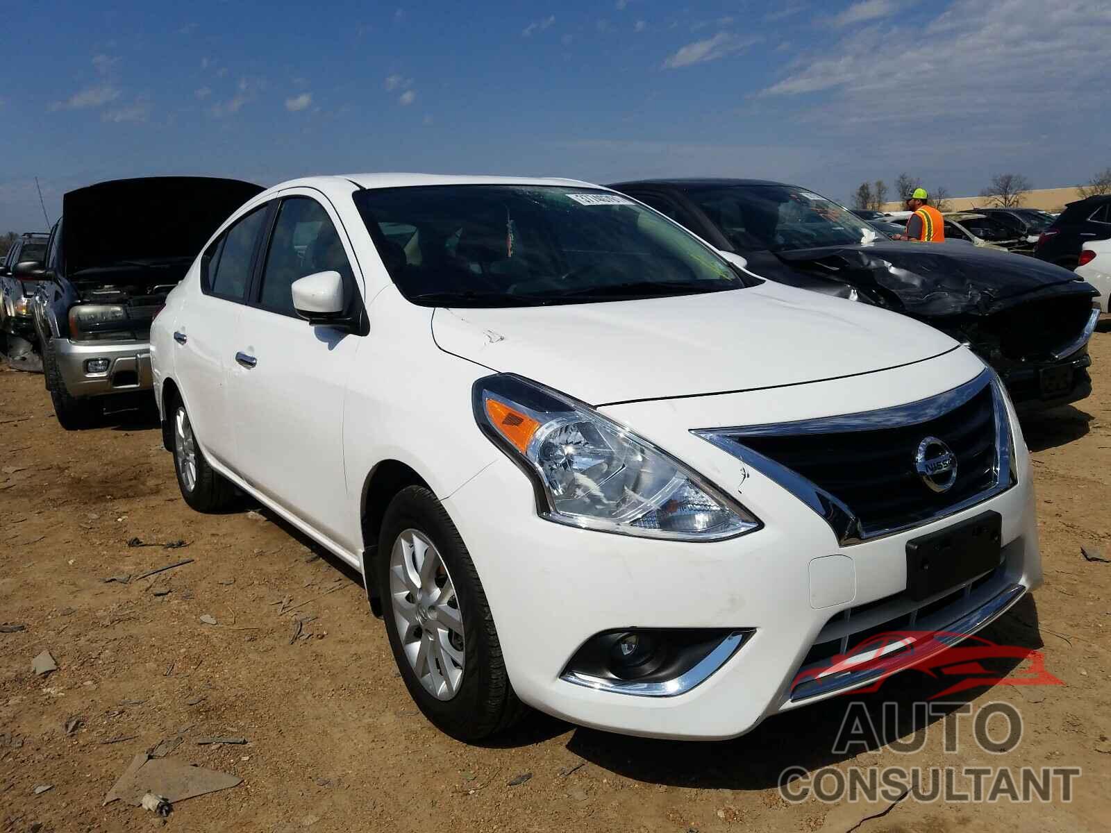 NISSAN VERSA 2017 - 3N1CN7AP6HL893960