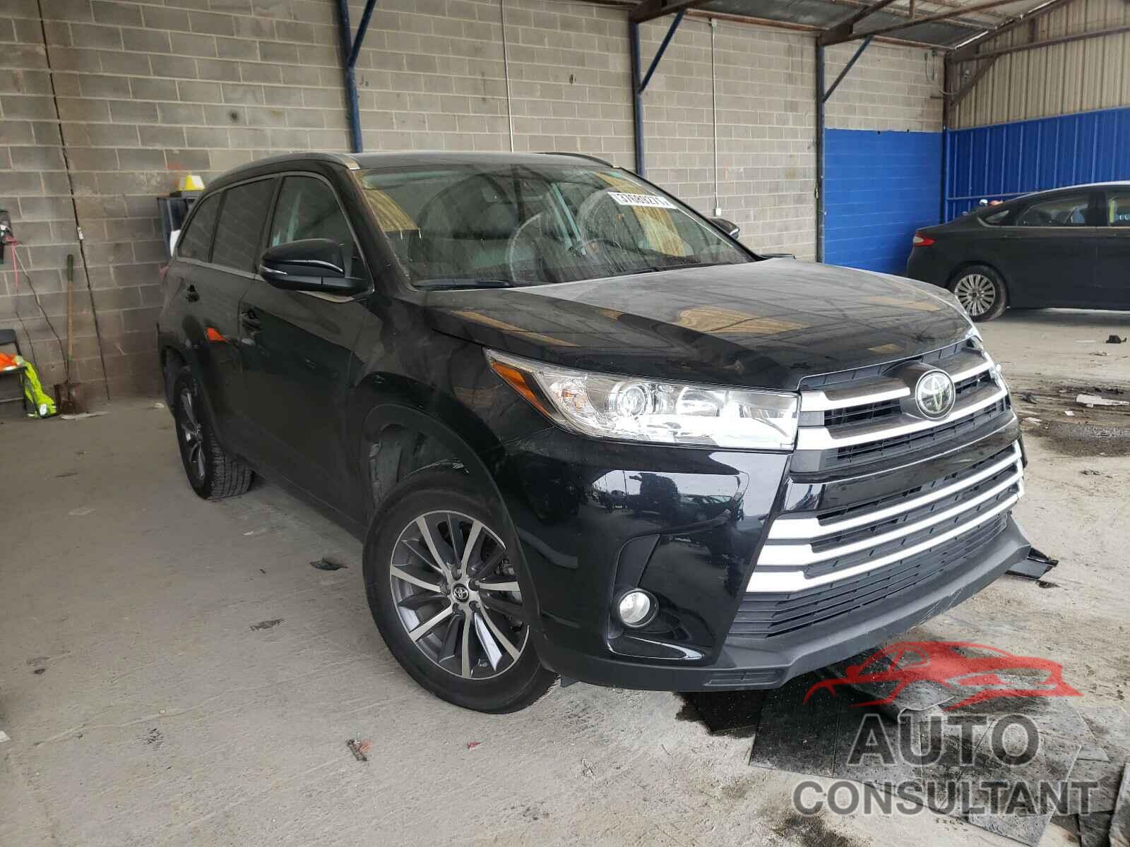 TOYOTA HIGHLANDER 2018 - 5TDKZRFH7JS527161