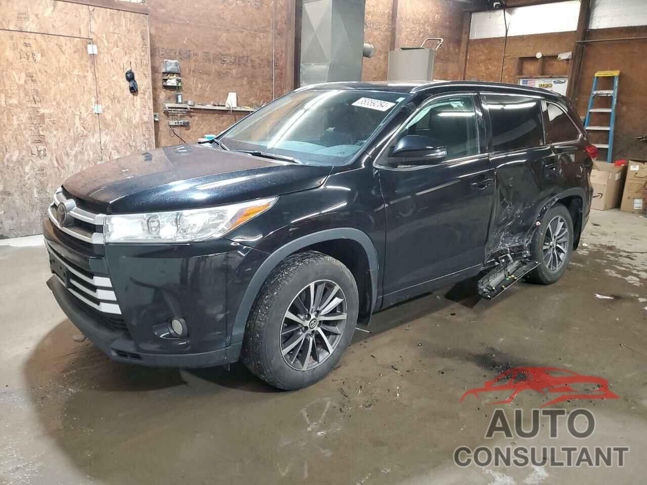 TOYOTA HIGHLANDER 2018 - 5TDJZRFH6JS536302