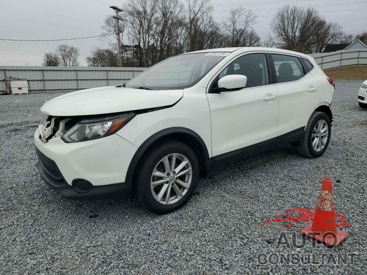 NISSAN ROGUE 2017 - JN1BJ1CR4HW130333