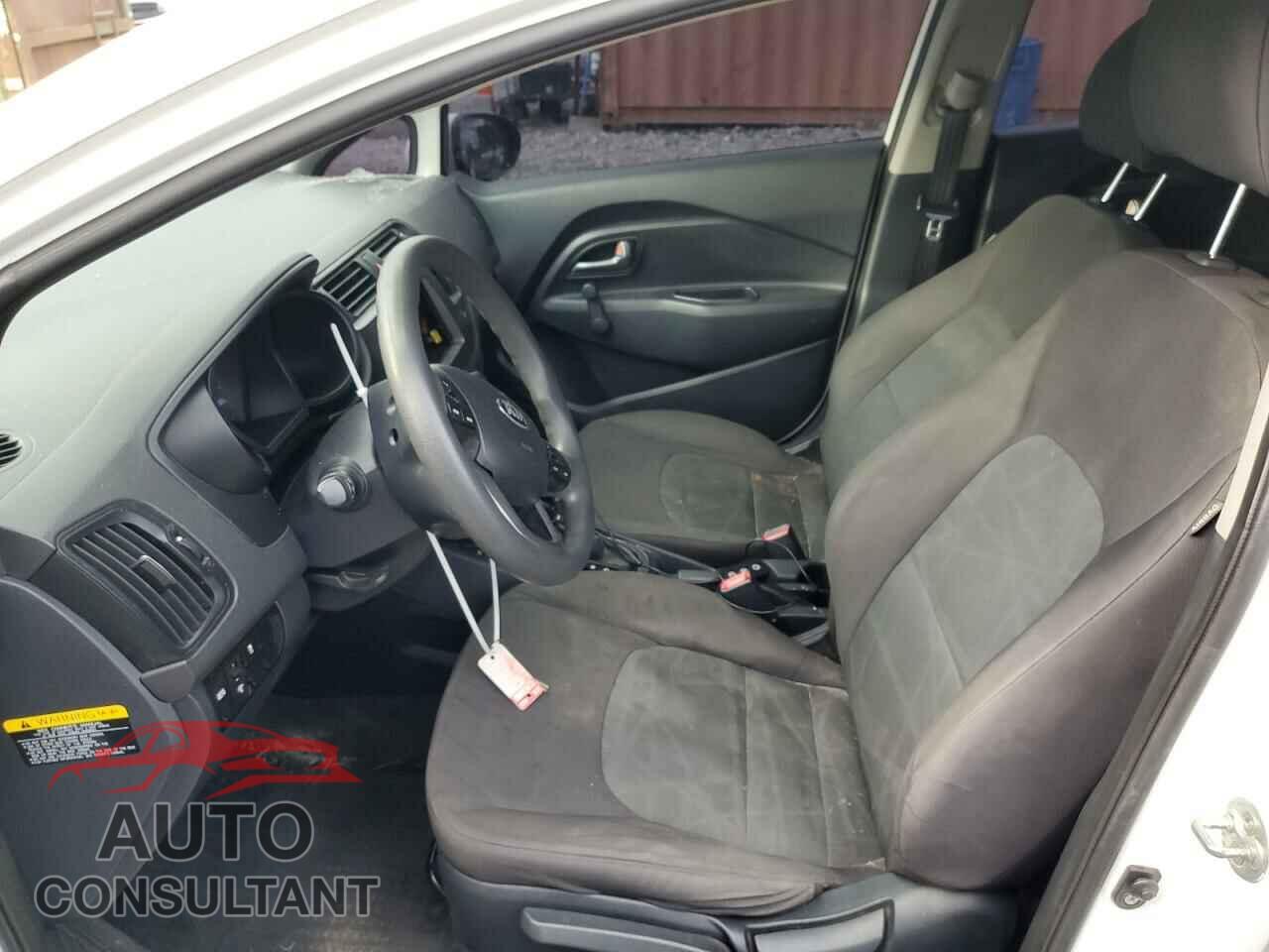 KIA RIO 2015 - KNADM4A37F6501086