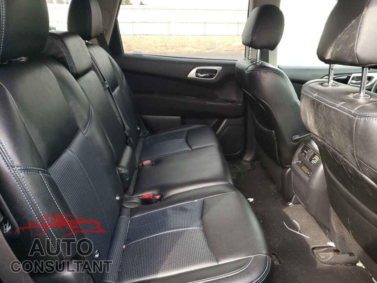 NISSAN PATHFINDER 2017 - 5N1DR2MM2HC911498
