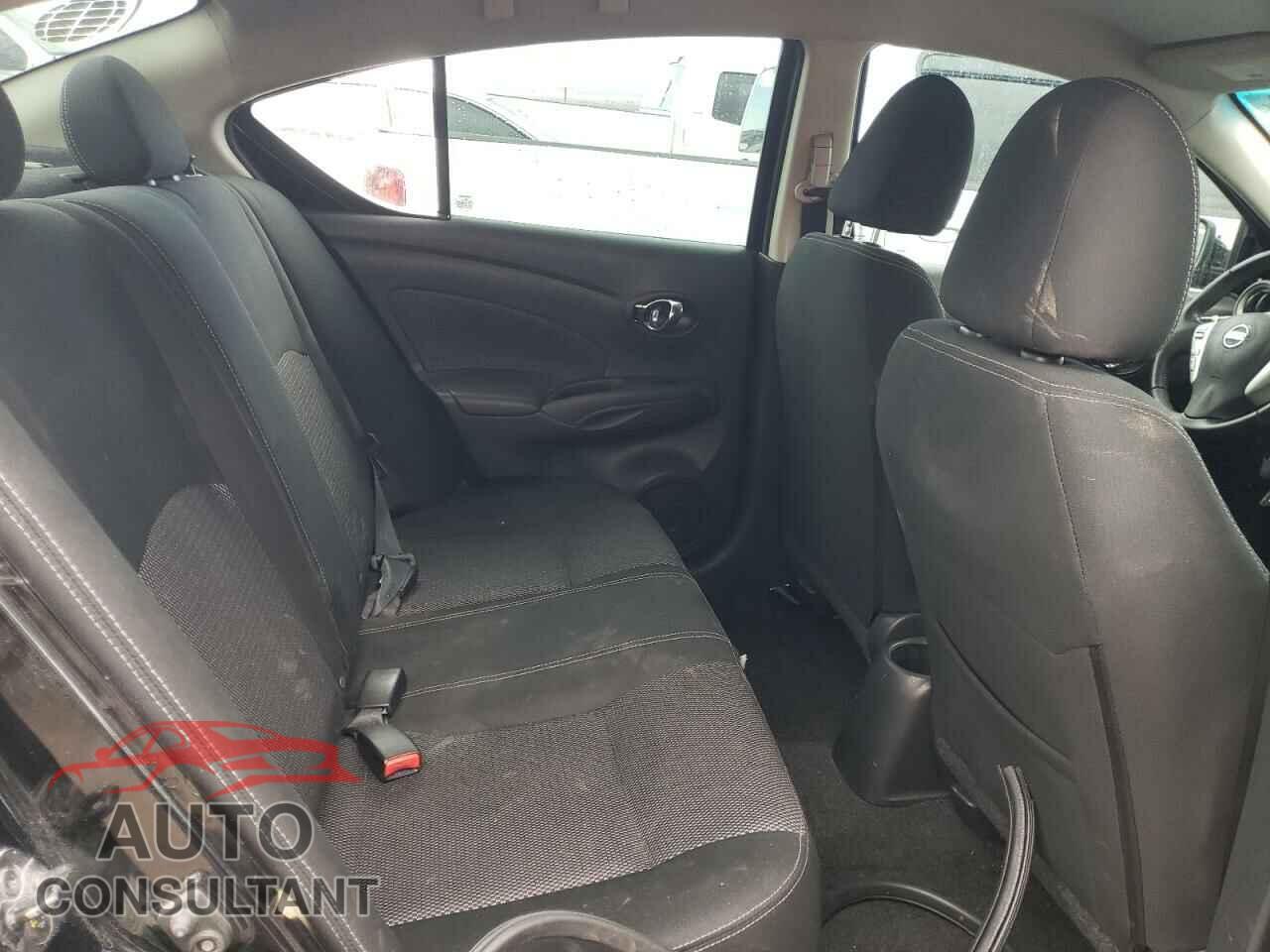 NISSAN VERSA 2018 - 3N1CN7AP1JL856479