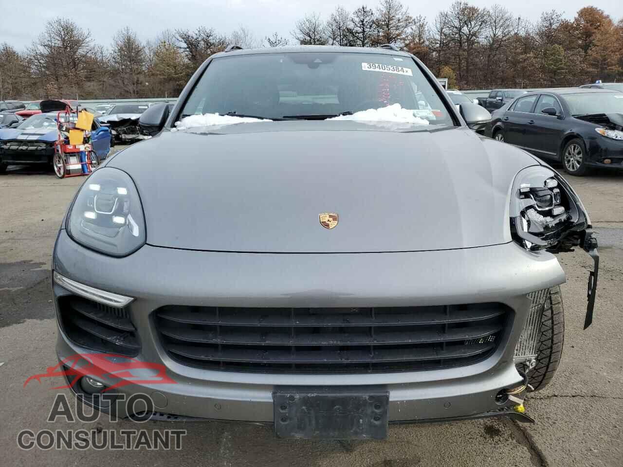 PORSCHE CAYENNE 2017 - WP1AB2A24HLA52539