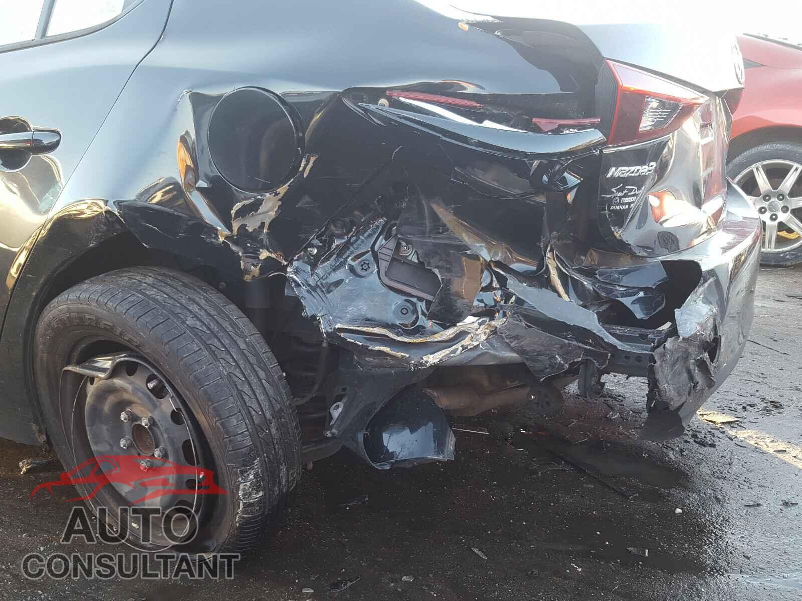 MAZDA 3 2018 - 3MZBN1U7XJM164939