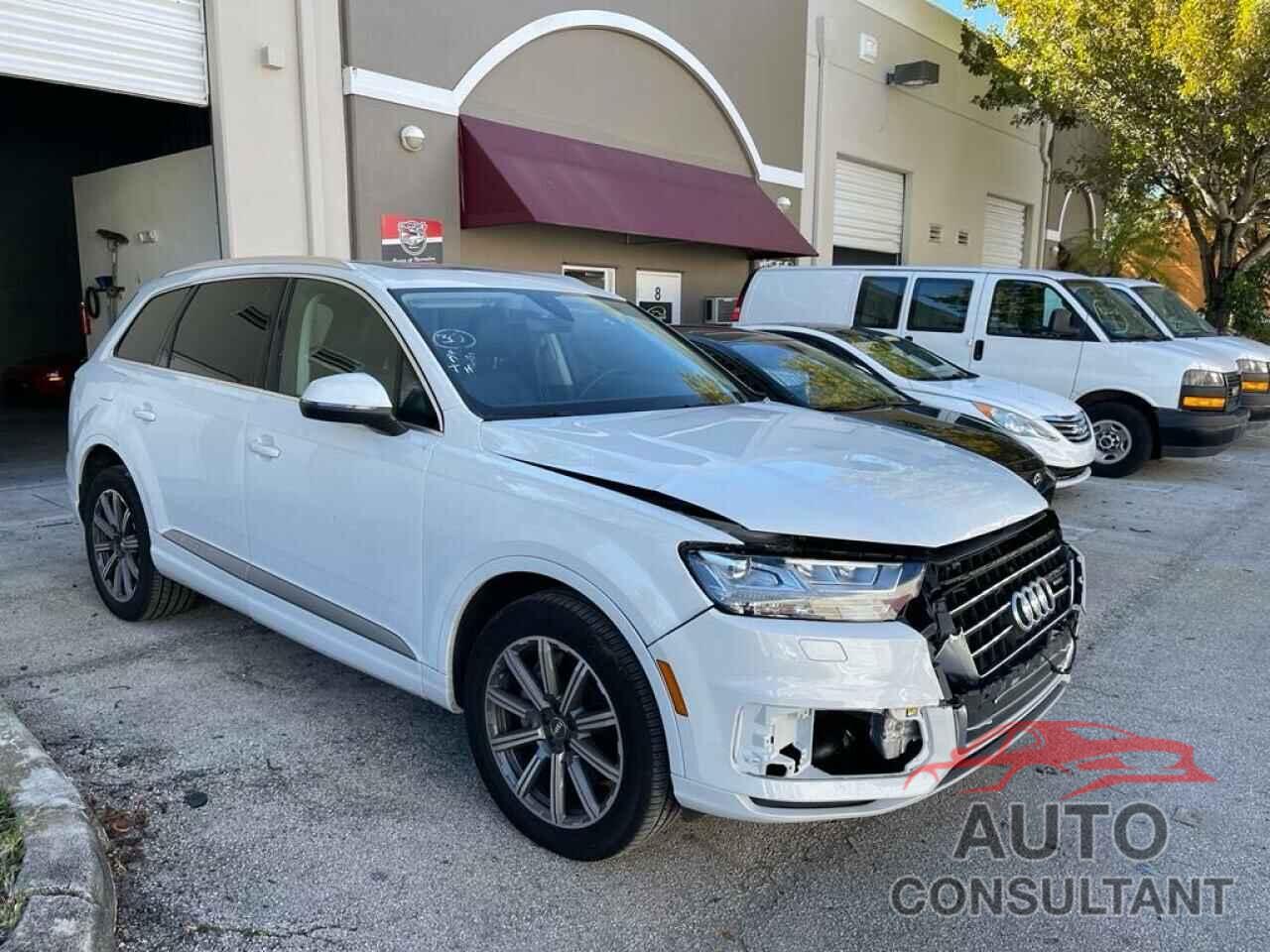 AUDI Q7 2019 - WA1LHAF79KD046173