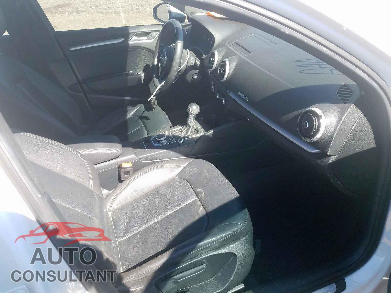 AUDI A3 2017 - WAUAUGFFXH1037153
