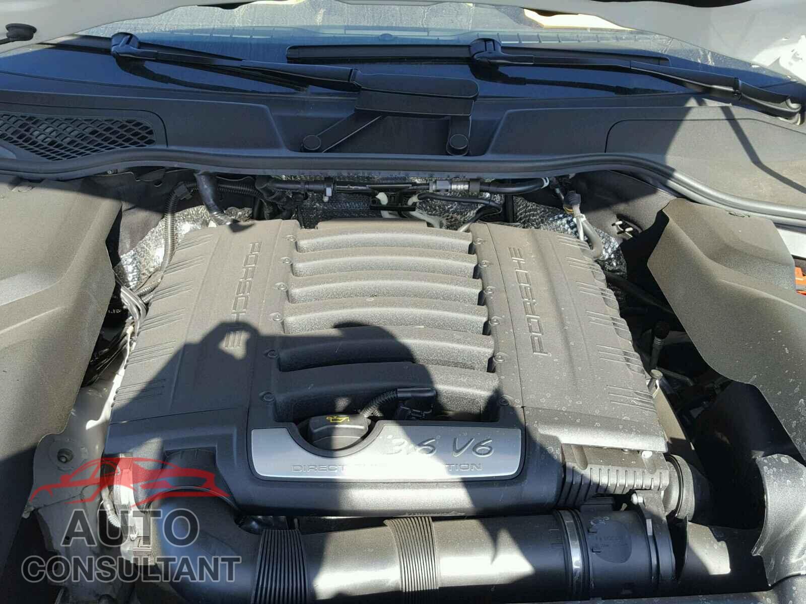 PORSCHE CAYENNE 2018 - WP1AA2A2XJKA02209