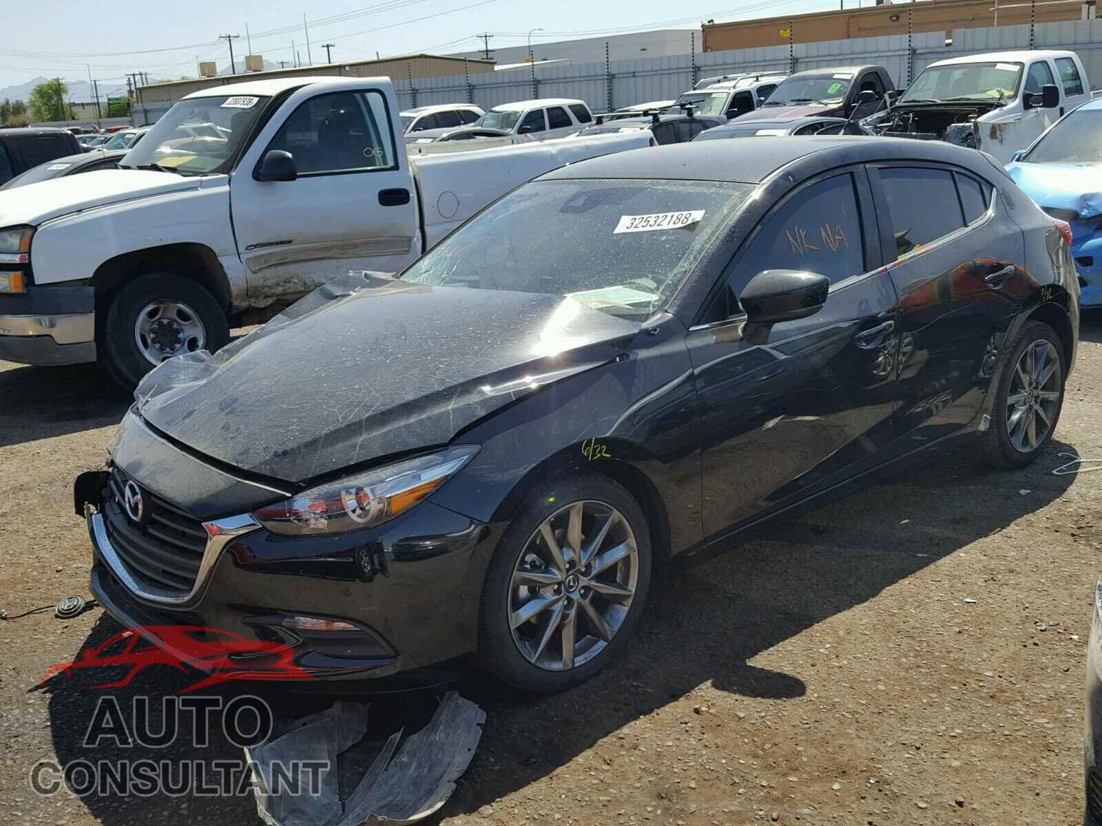 MAZDA 3 2018 - 3MZBN1L36JM166699