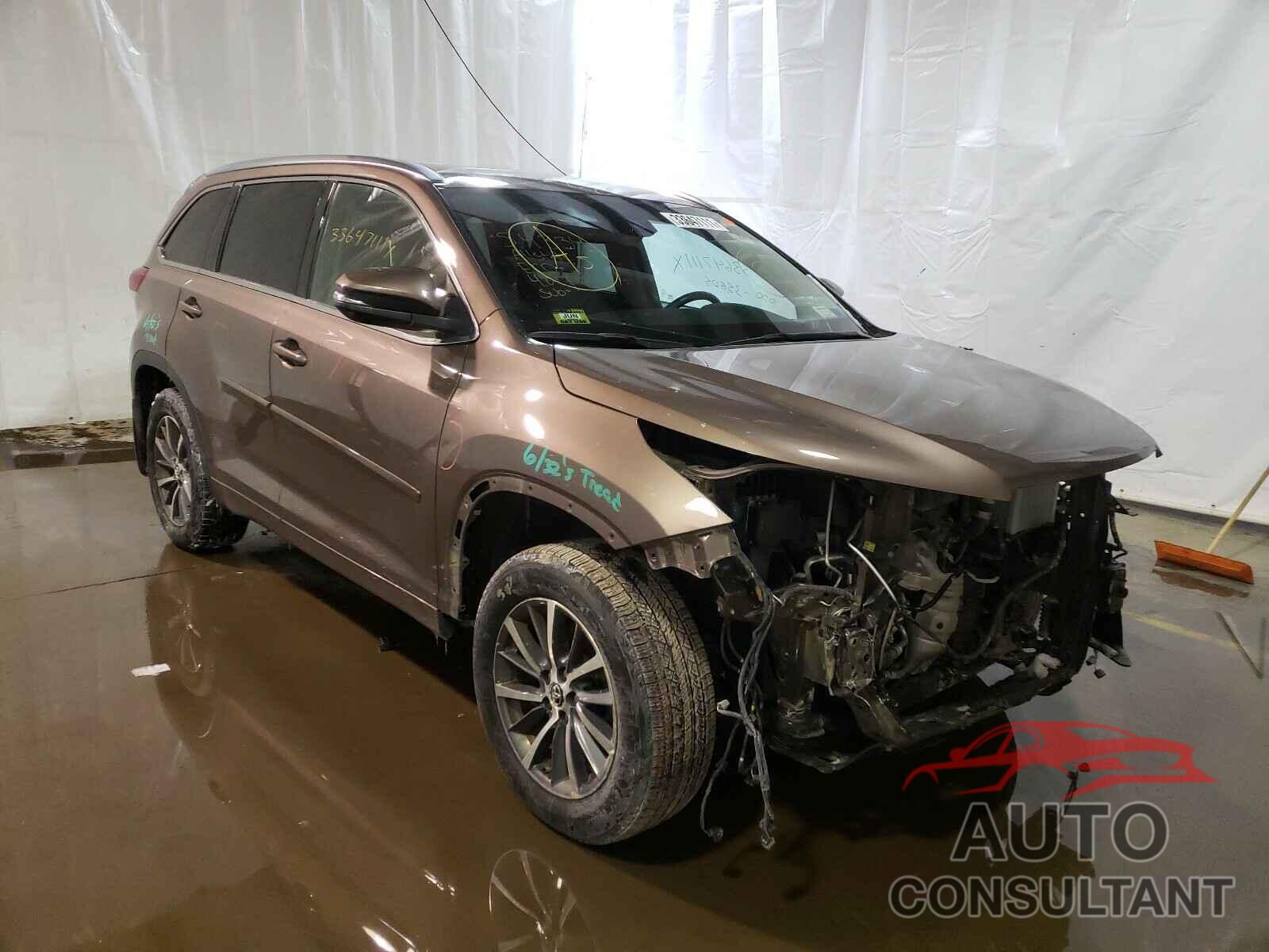 TOYOTA HIGHLANDER 2018 - 5TDJZRFH0JS809458
