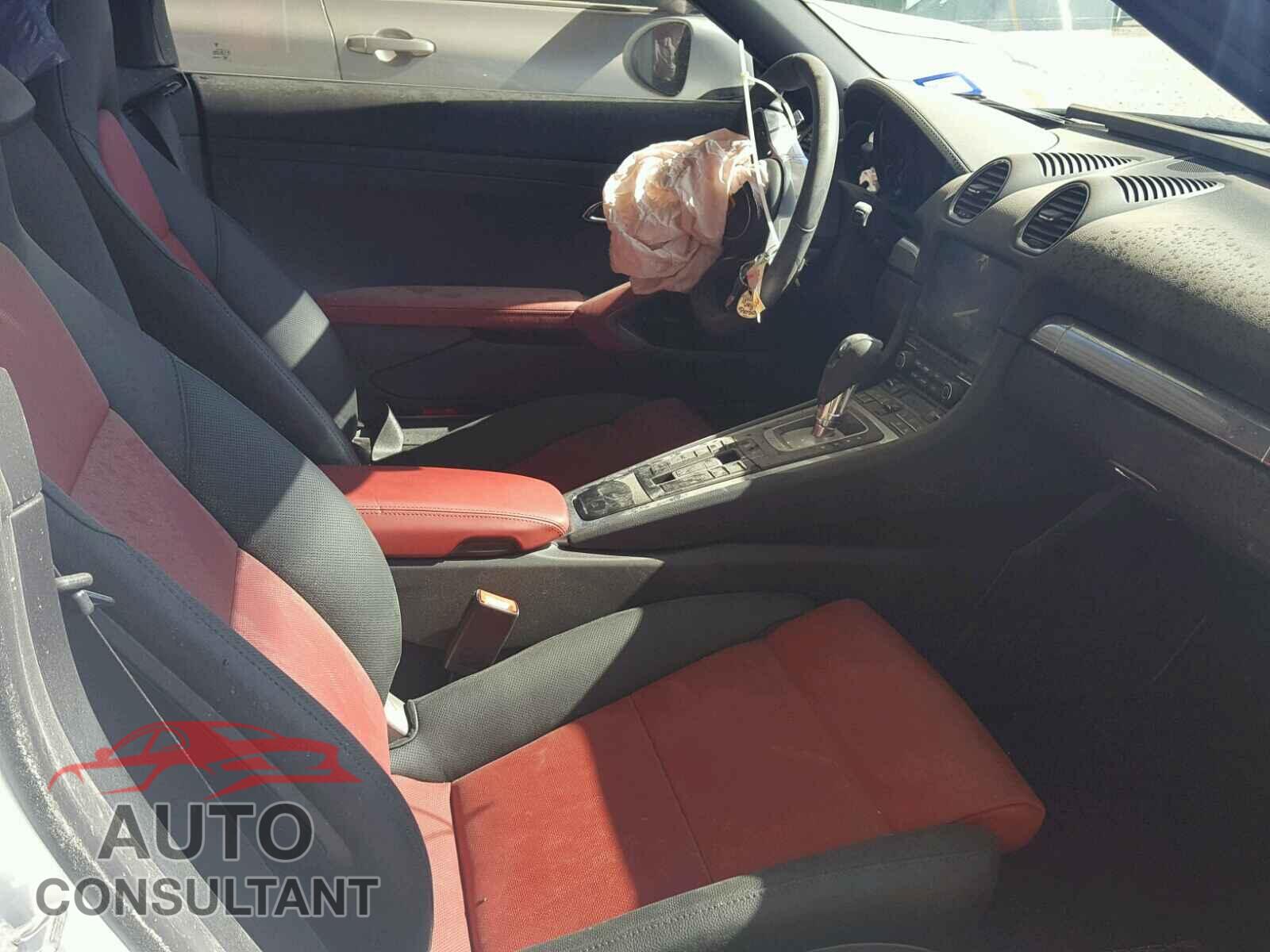 PORSCHE BOXSTER 2018 - WP0CA2A83JS210737