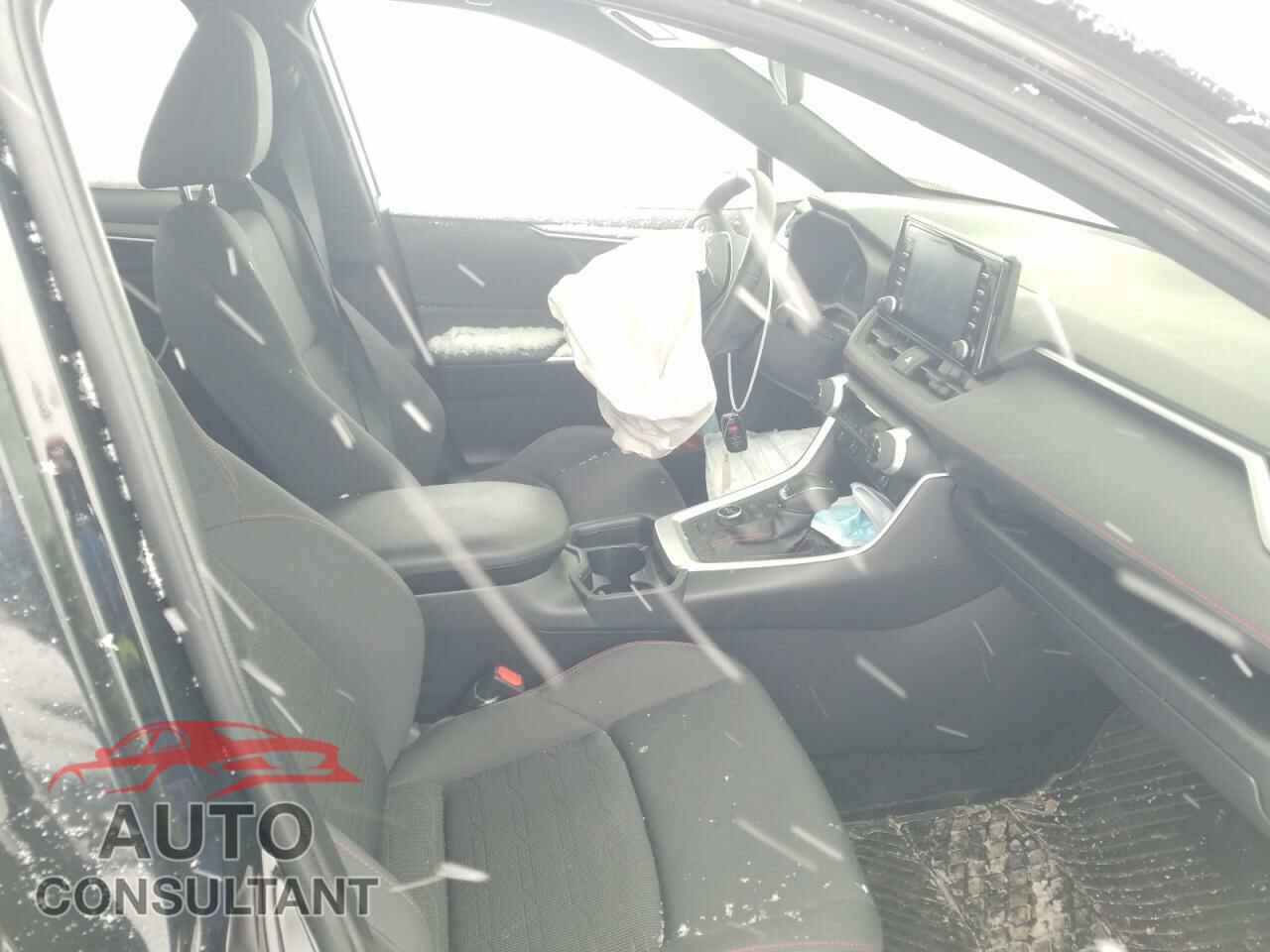 TOYOTA RAV4 2021 - JTMGB3FV7MD025604