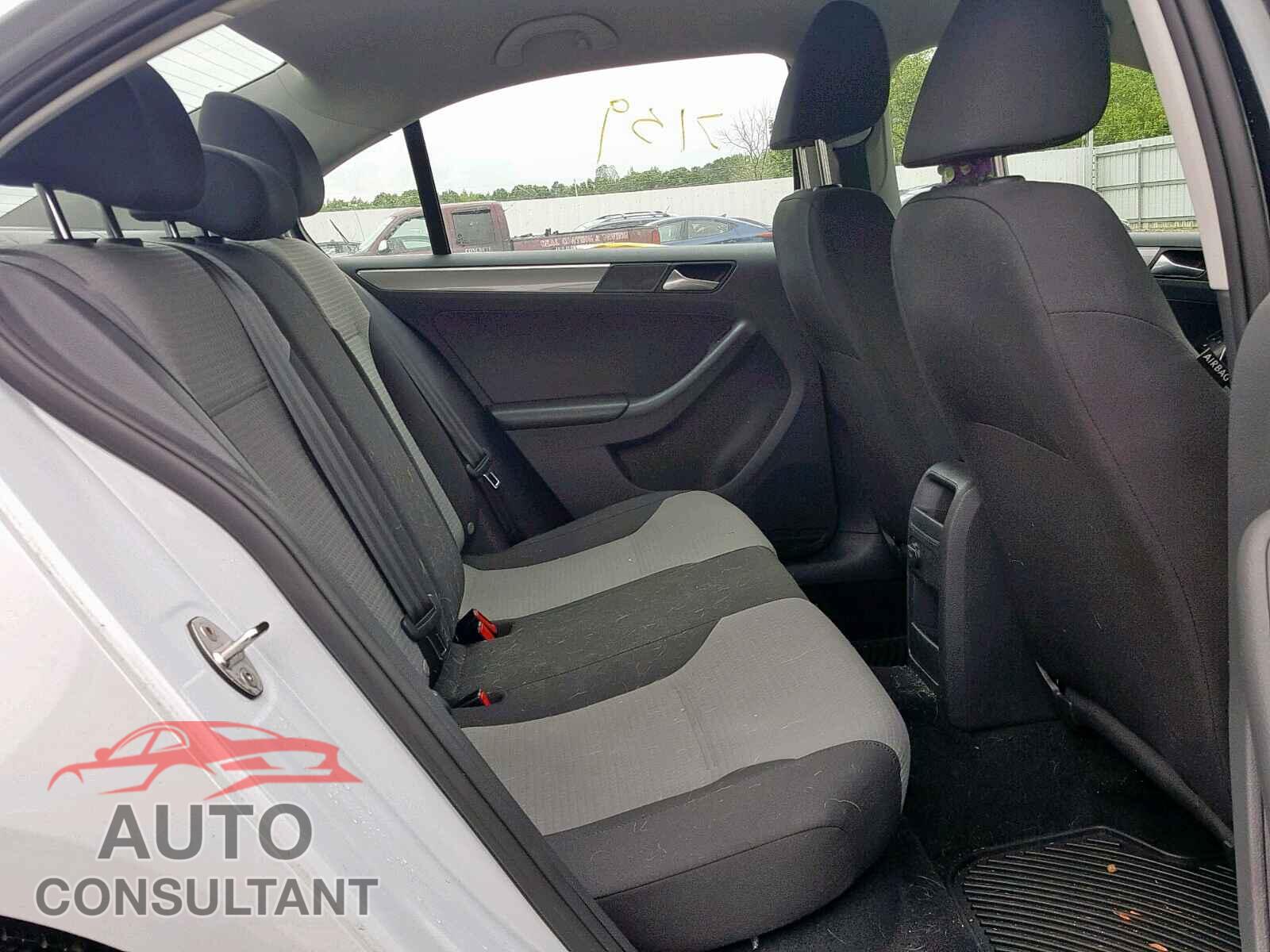 VOLKSWAGEN JETTA 2017 - 3VW2B7AJ0HM312988