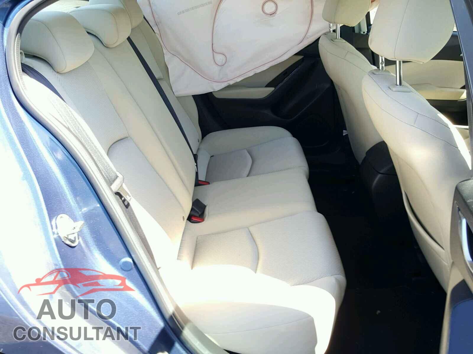 MAZDA 3 2017 - 3MZBN1U79HM103981