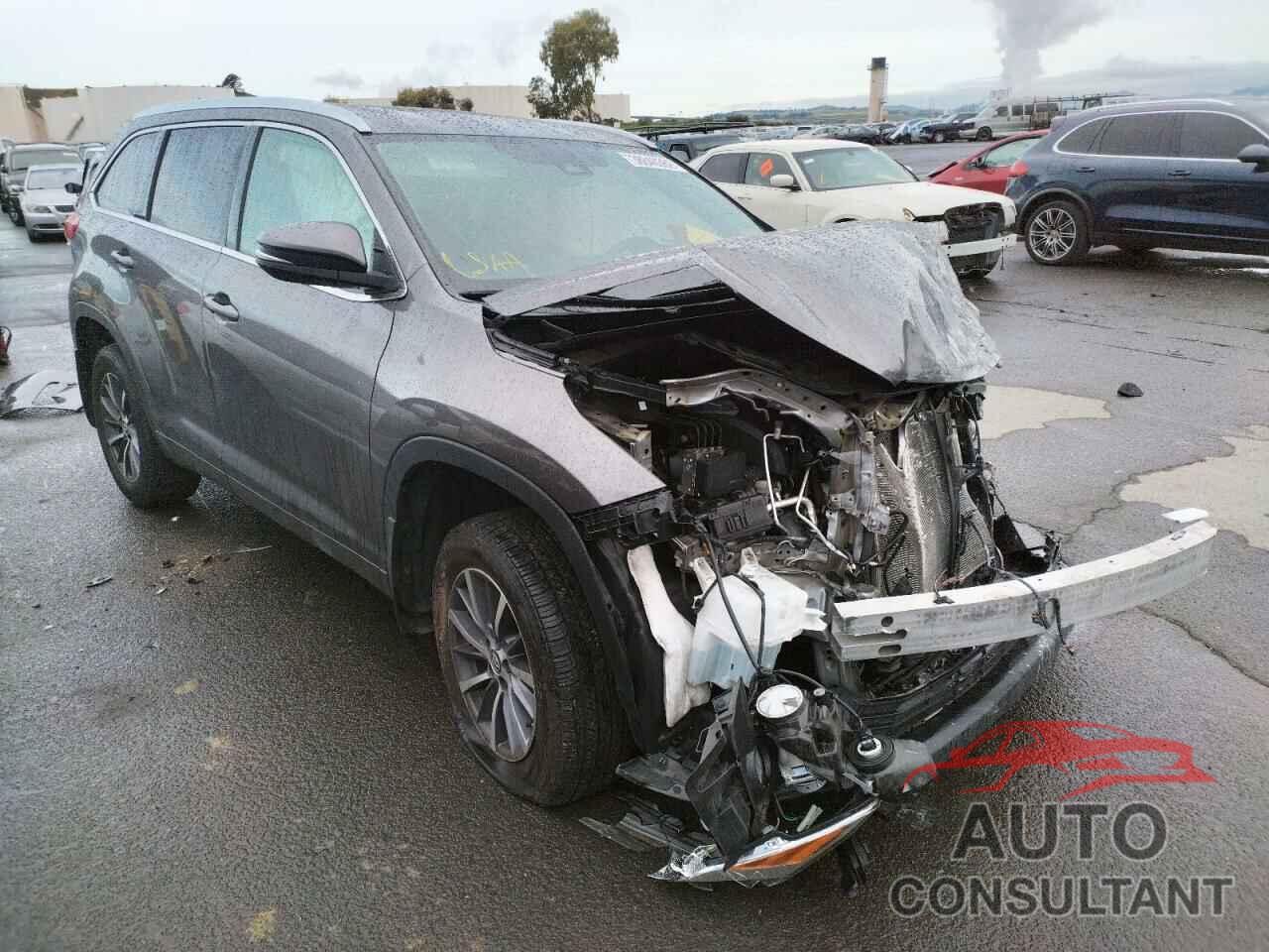 TOYOTA HIGHLANDER 2018 - 5TDJZRFH6JS531052